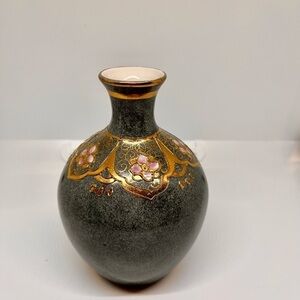 Vintage Toyo Emerald Green Porcelain Vase Pink Flower Gold Embellishments